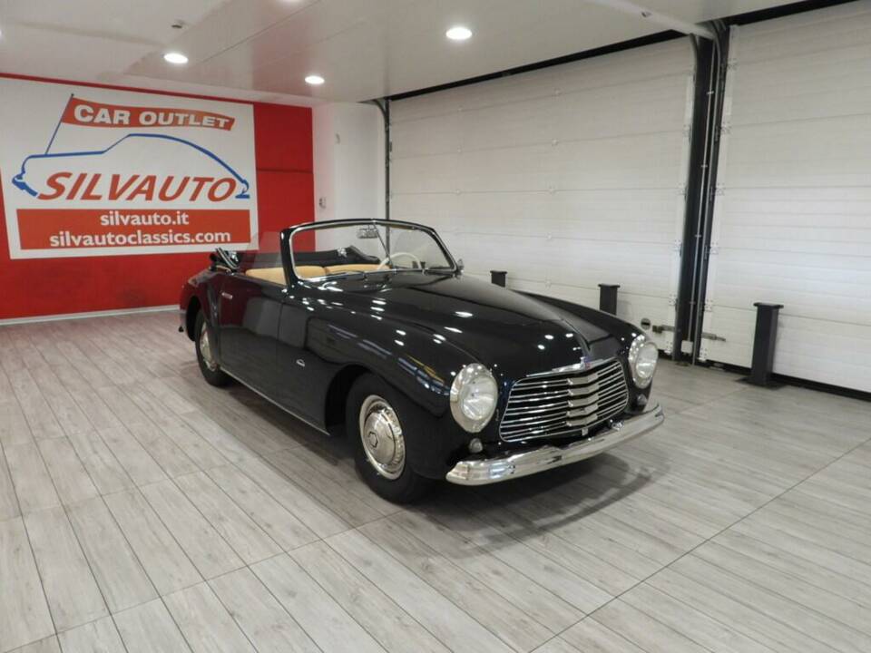 Image 2/14 of SIMCA 8 Sport (1950)