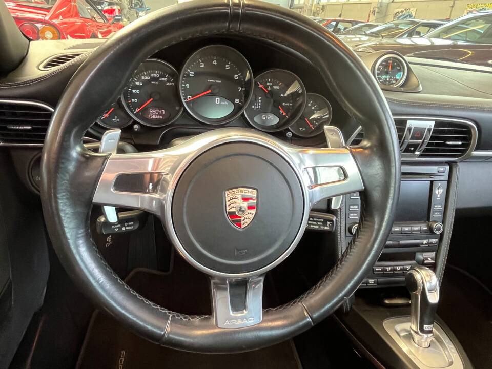 Image 10/39 of Porsche 911 Carrera (2011)