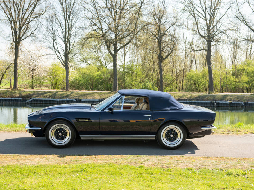 Imagen 2/21 de Aston Martin V8 Volante (1979)