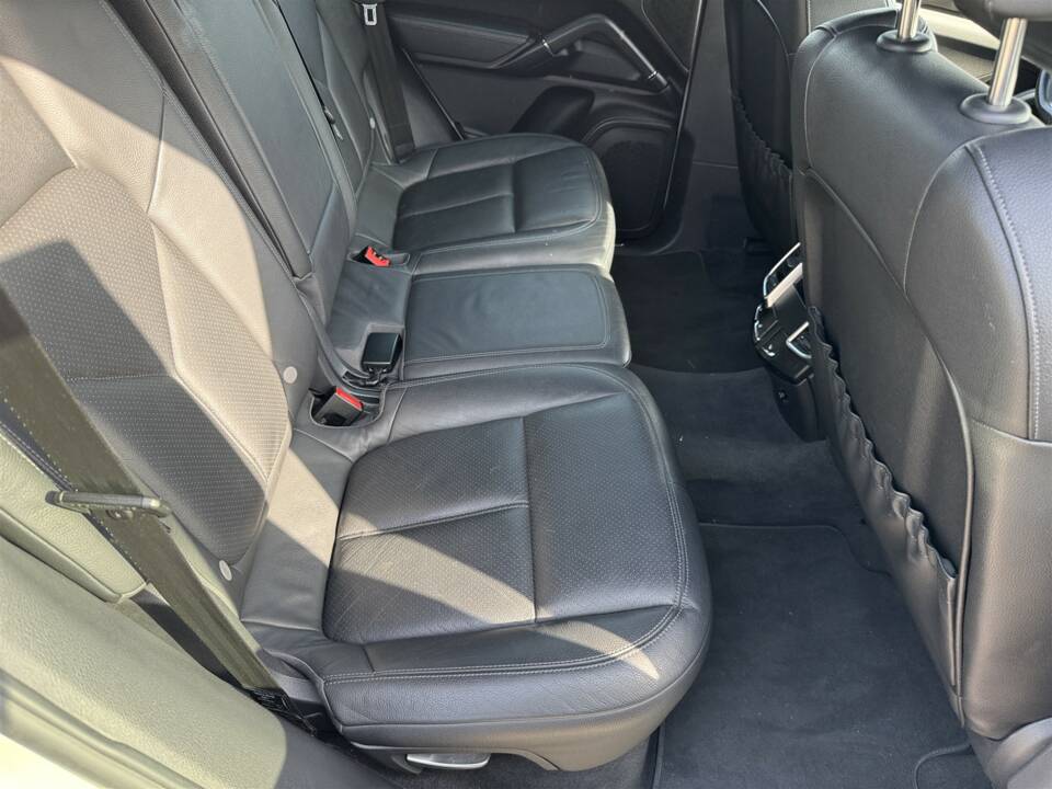 Bild 27/61 von Porsche Cayenne S (2010)