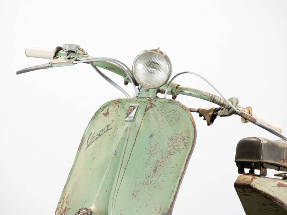 Image 50/50 de Piaggio Vespa 125 (1953)