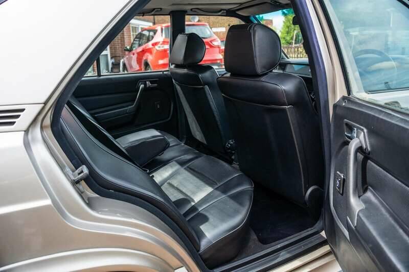 Image 48/50 of Mercedes-Benz 190 E 2.5-16 (1991)
