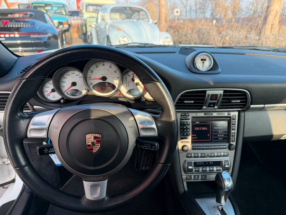 Bild 8/24 von Porsche 911 Carrera S (2004)