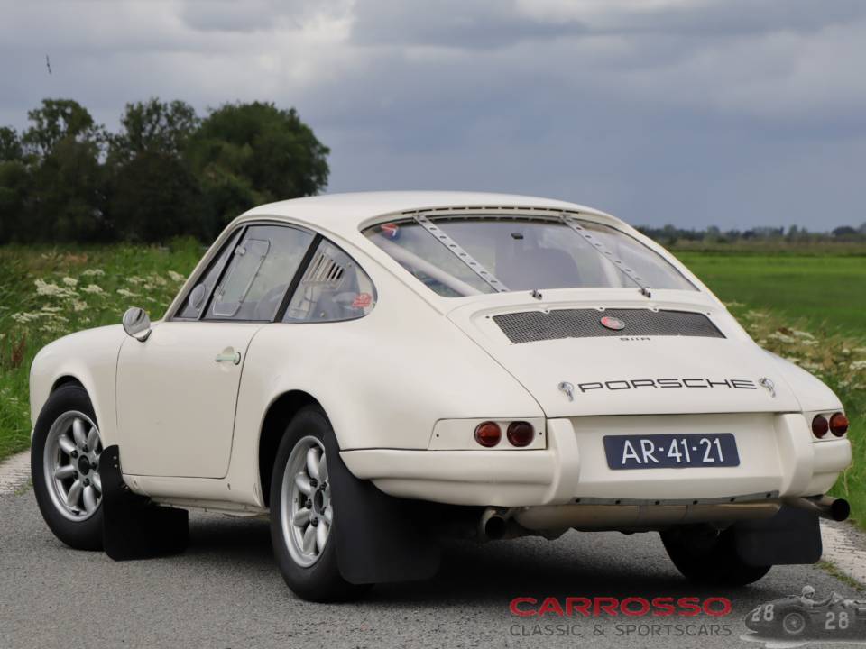 Immagine 2/50 di Porsche 911 R (1967)