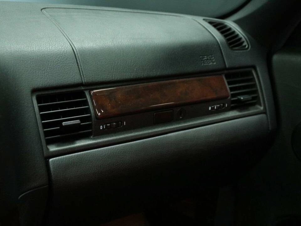 Immagine 25/50 di BMW 328i (1997)