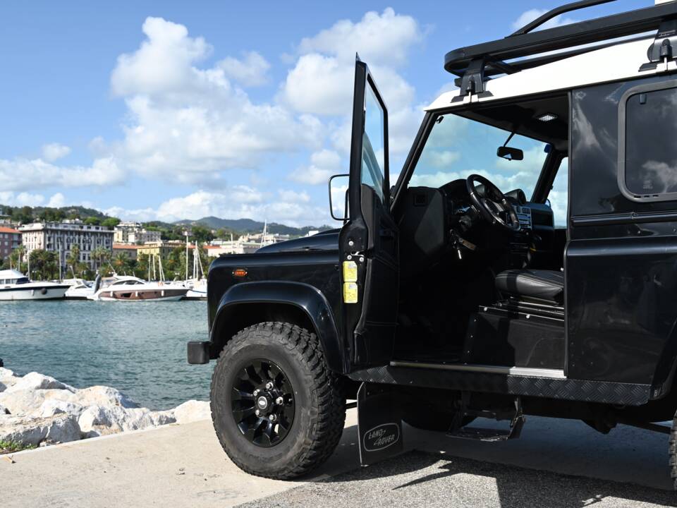 Image 60/70 of Land Rover Defender 90 TD4 (2007)