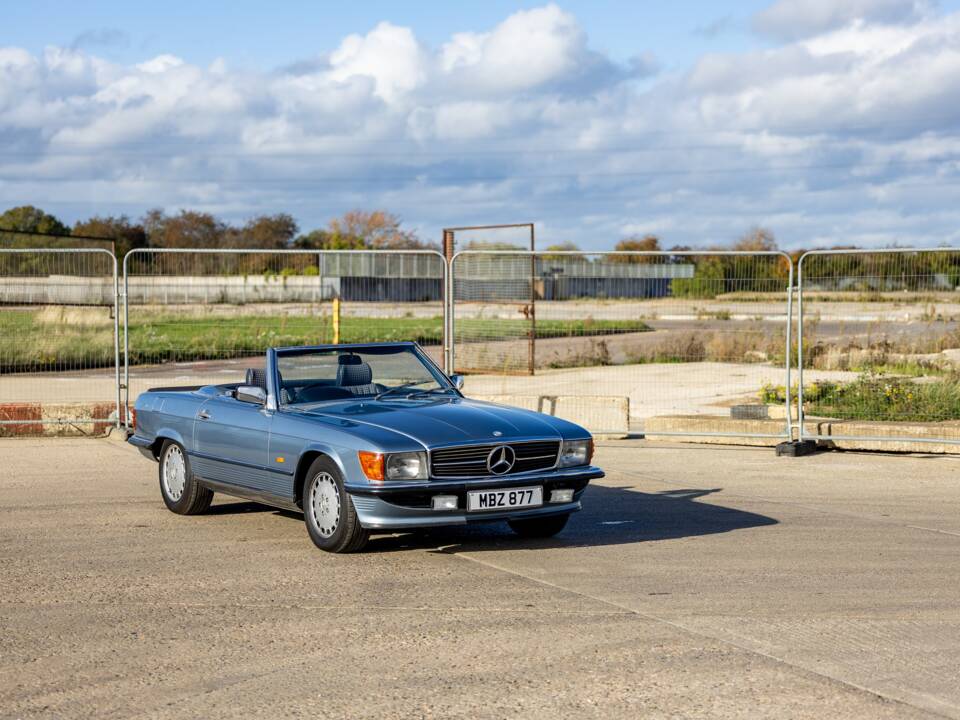 Image 14/47 of Mercedes-Benz 300 SL (1987)
