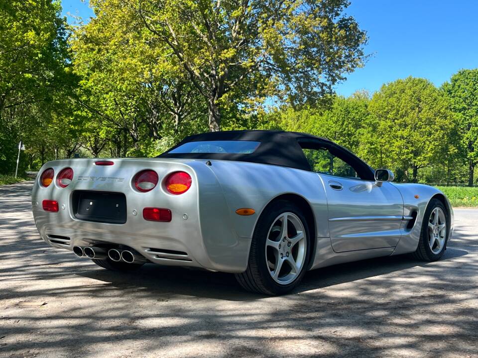Image 12/50 of Chevrolet Corvette (2001)