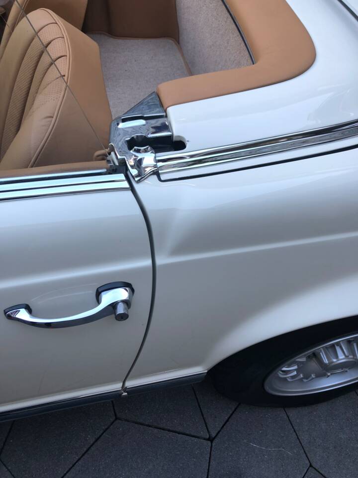 Image 31/43 of Mercedes-Benz 230 SL (1967)