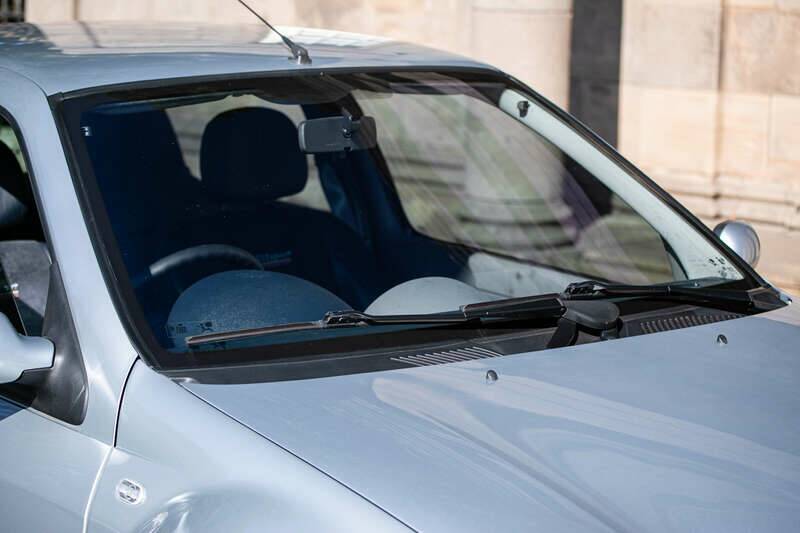 Image 15/40 of Renault Clio II V6 (2002)