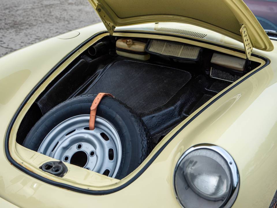 Image 36/38 of Porsche 356 C 1600 (1964)