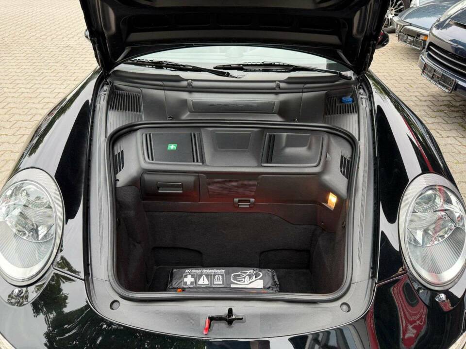 Afbeelding 26/43 van Porsche 911 Carrera 4 GTS (2011)