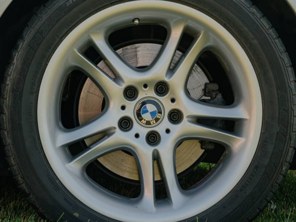Image 45/185 of BMW Z8 (2001)