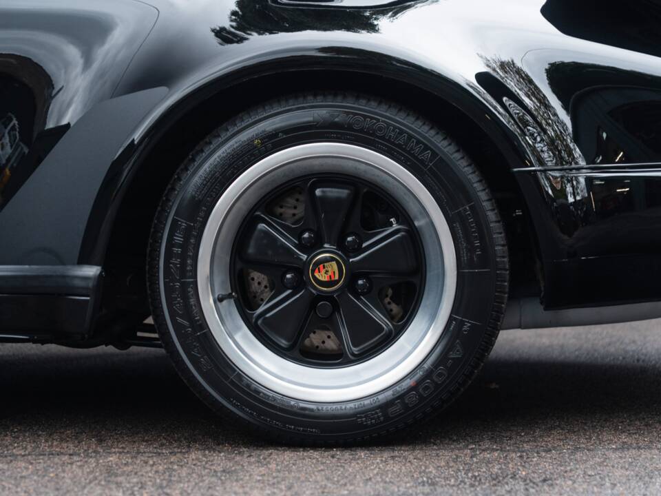 Image 11/67 of Porsche 911 Turbo 3.3 (1987)