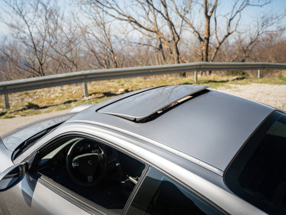 Image 5/12 of Porsche 911 Carrera 4S (2006)