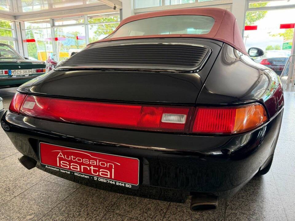 Image 36/39 of Porsche 911 Carrera (1997)