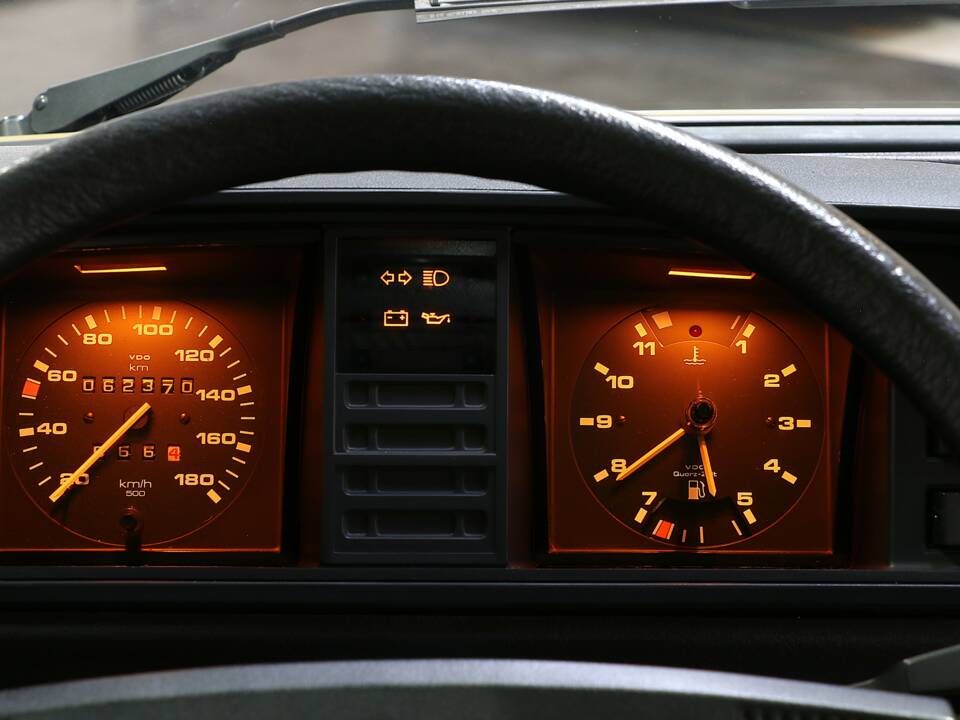 Bild 20/34 von Volkswagen T3 Caravelle GL 1.9 (1987)