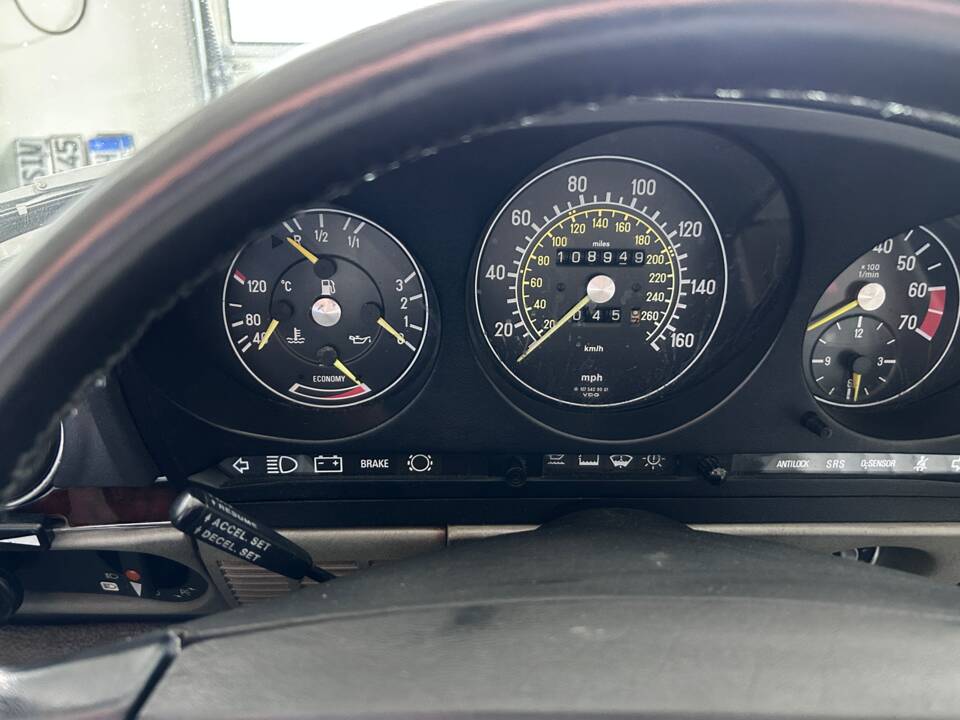 Image 15/37 of Mercedes-Benz 560 SL (1986)
