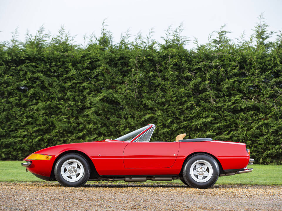 Image 7/40 of Ferrari 365 GTB&#x2F;4 Spyder (1973)