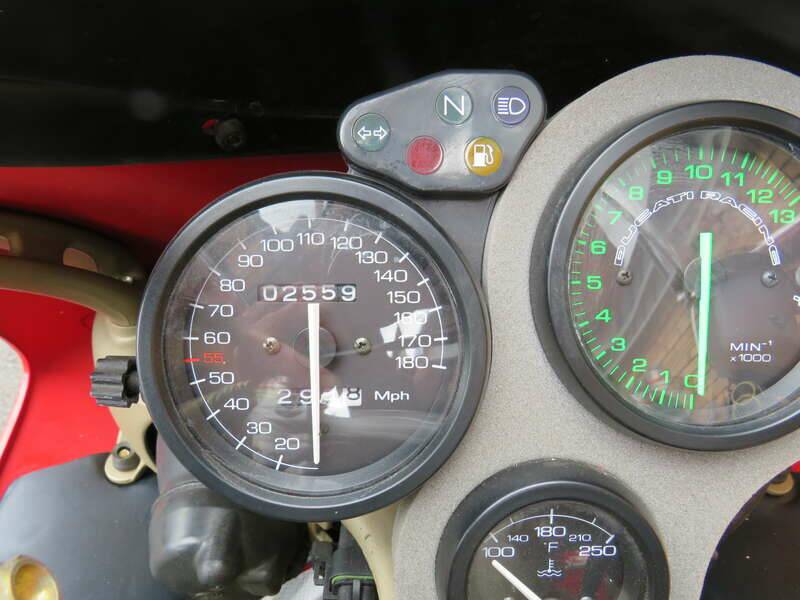 Immagine 11/50 di Ducati 916 R (2000)