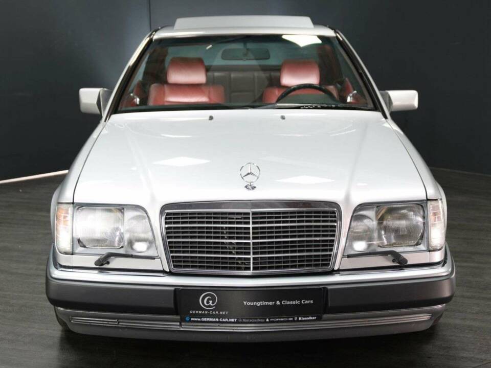 Image 9/30 of Mercedes-Benz 320 CE (1993)