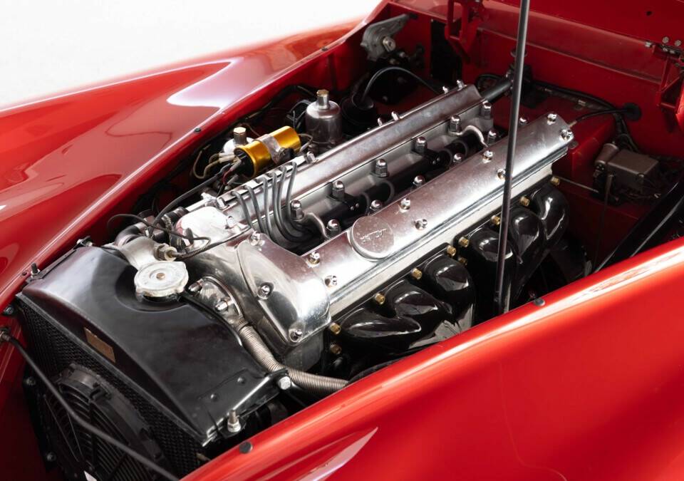 Image 27/30 of Jaguar XK 120 SE OTS (1953)