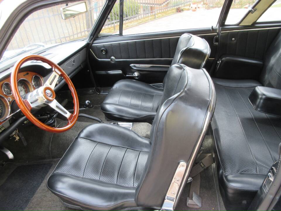 Afbeelding 9/33 van FIAT 2300 S Coupé (1967)