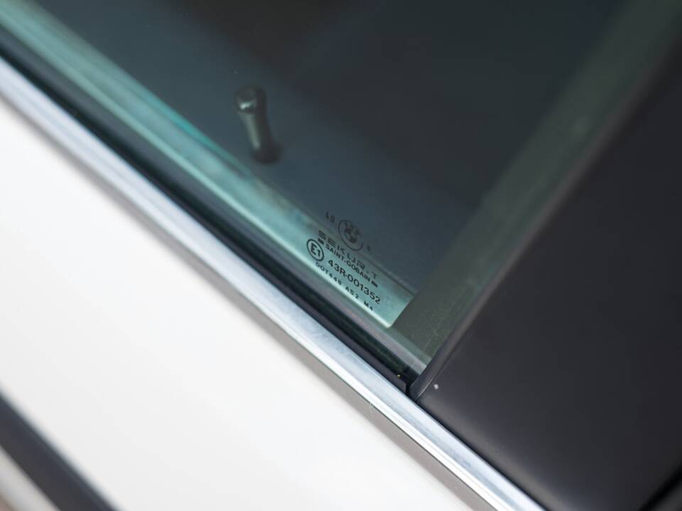 Image 35/55 of BMW 525ix (1993)