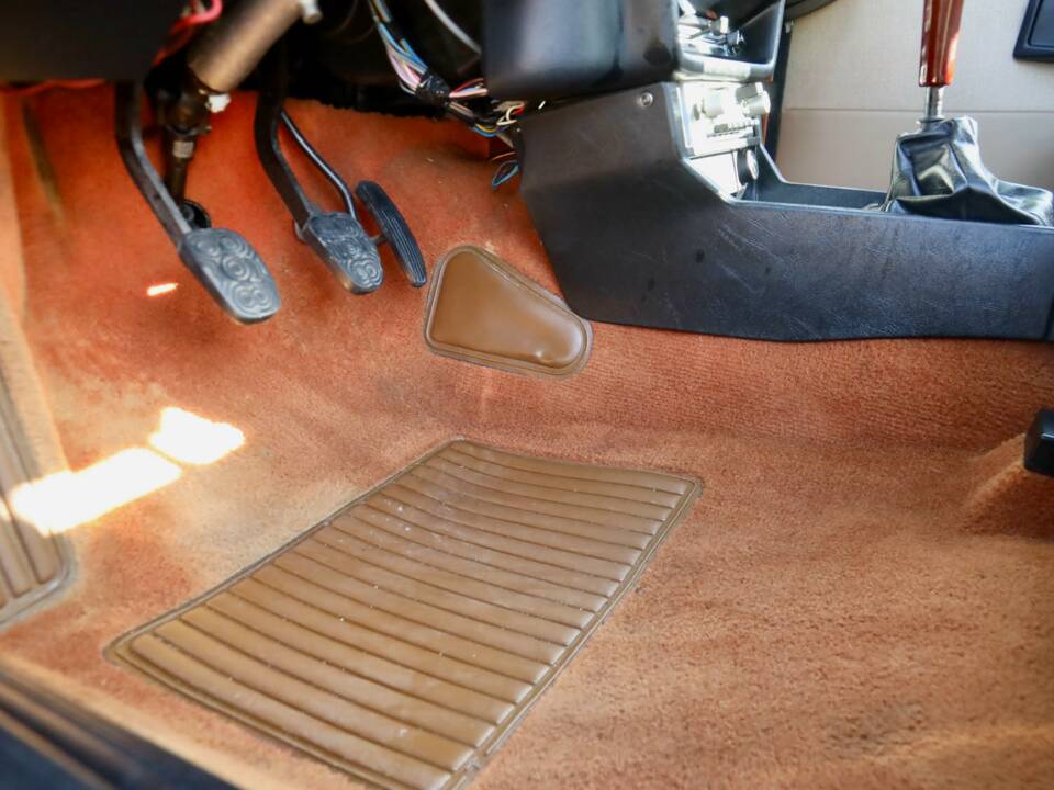 Bild 19/50 von Alfa Romeo Alfetta 2.0 (1984)