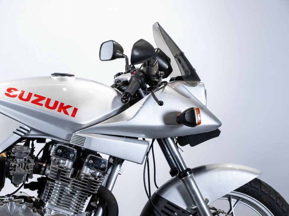 Afbeelding 18/35 van Suzuki GSX 1100 SZ Katana (1983)