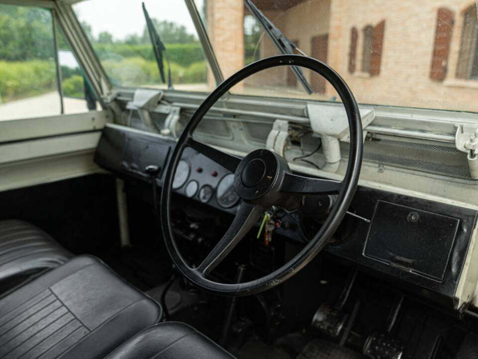 Bild 38/50 von Land Rover 88 Lightweight (1977)