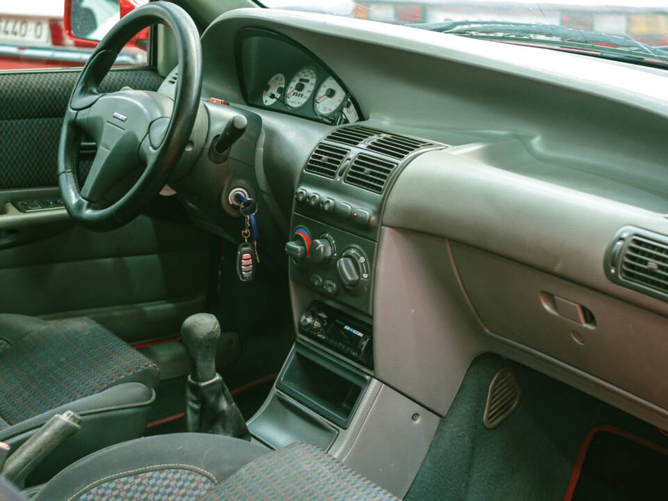 Image 25/39 of FIAT Punto GT (1995)