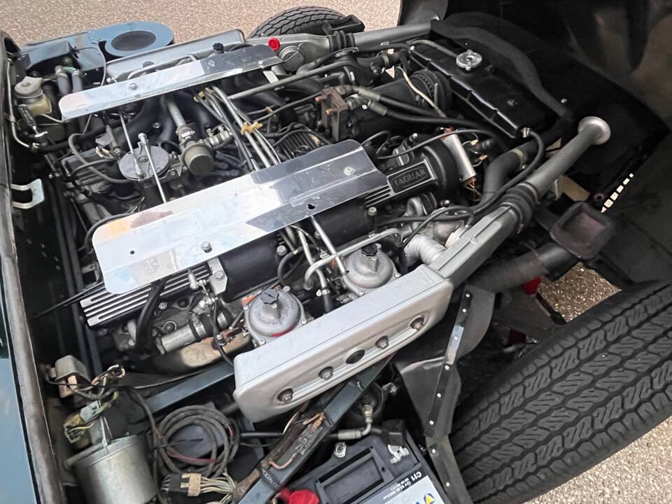 Image 34/46 de Jaguar Type E V12 (2+2) (1972)