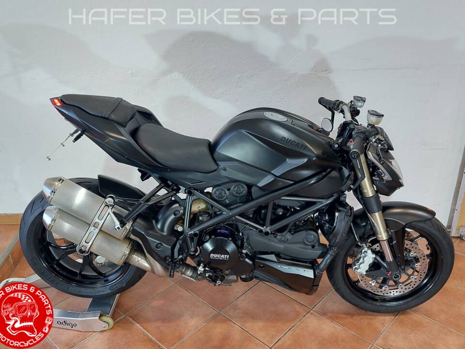 Image 4/33 of Ducati 848 EVO (2012)