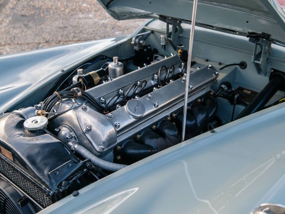 Imagen 26/30 de Jaguar XK 120 OTS (1951)