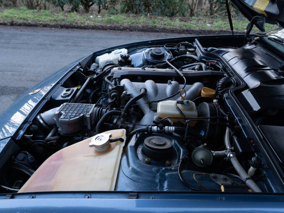 Image 13/16 de Porsche 944 S2 (1990)