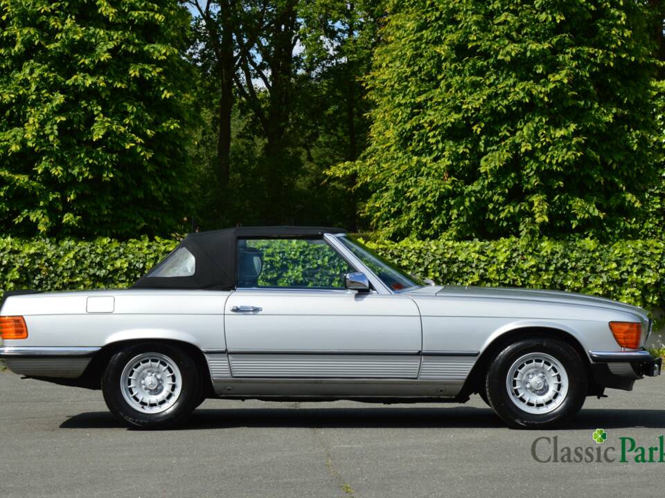 Image 22/50 de Mercedes-Benz 500 SL (1985)