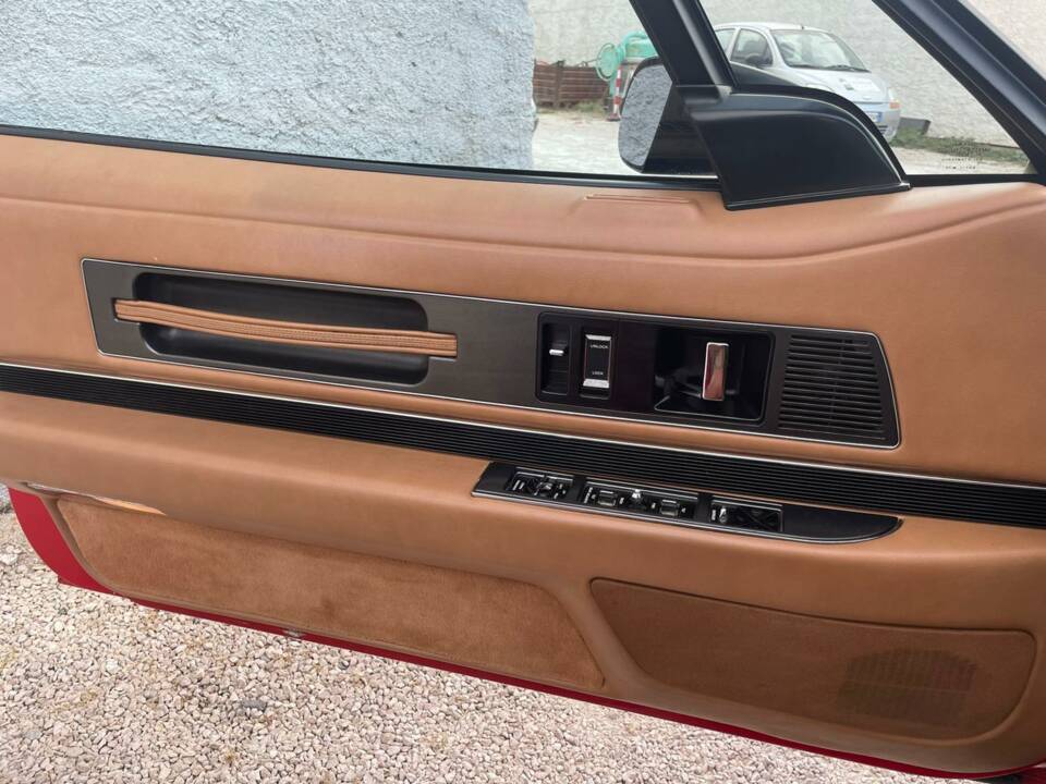 Bild 8/16 von Buick Reatta (1990)