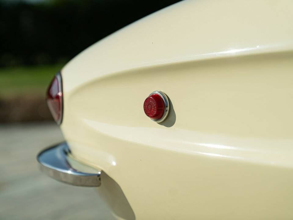 Image 29/50 of Alfa Romeo 1750 Spider Veloce (1969)