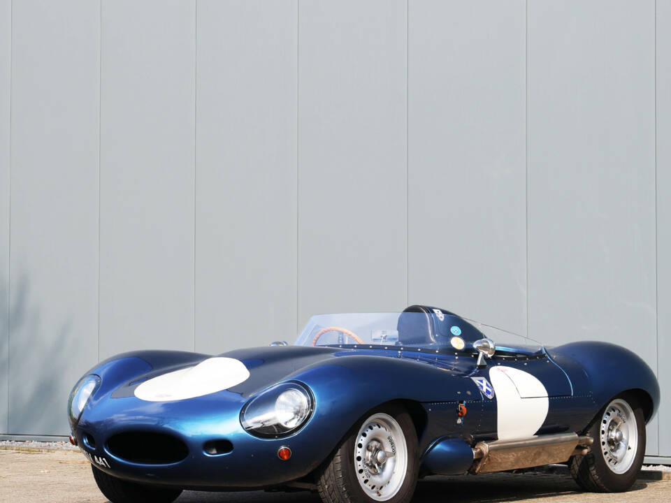 Image 25/60 of Jaguar D-Type (1967)