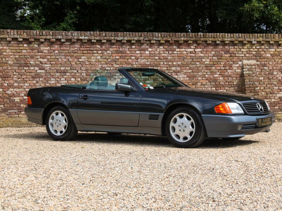 Image 34/50 of Mercedes-Benz 500 SL (1992)