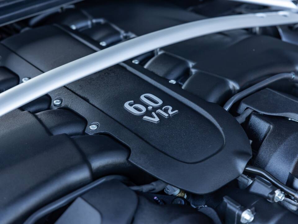 Image 49/53 of Aston Martin V12 Vantage AMR Roadster (2018)
