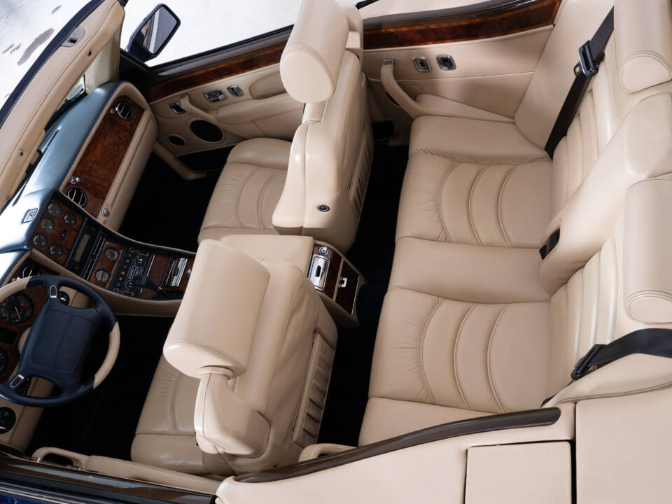 Afbeelding 19/31 van Bentley Azure (1999)