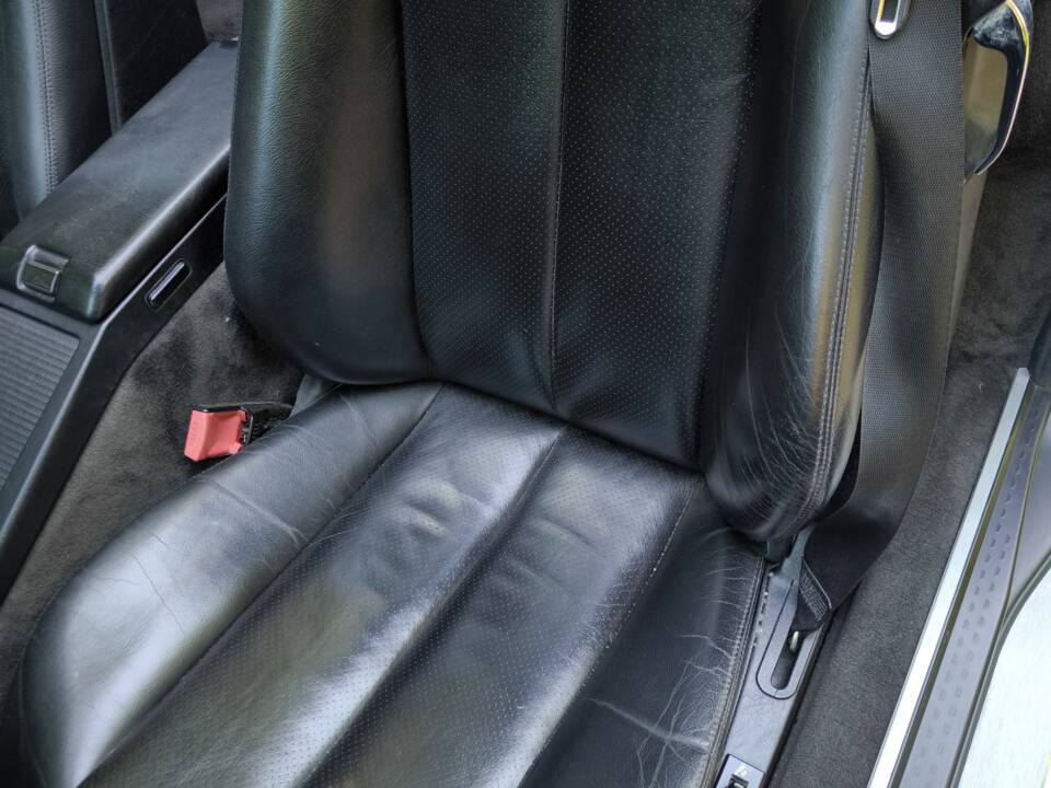 Image 18/38 of Mercedes-Benz SL 320 (1994)