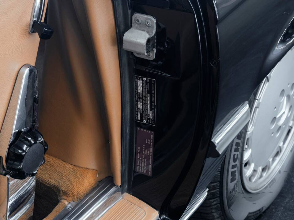 Image 48/50 de Mercedes-Benz 560 SL (1989)
