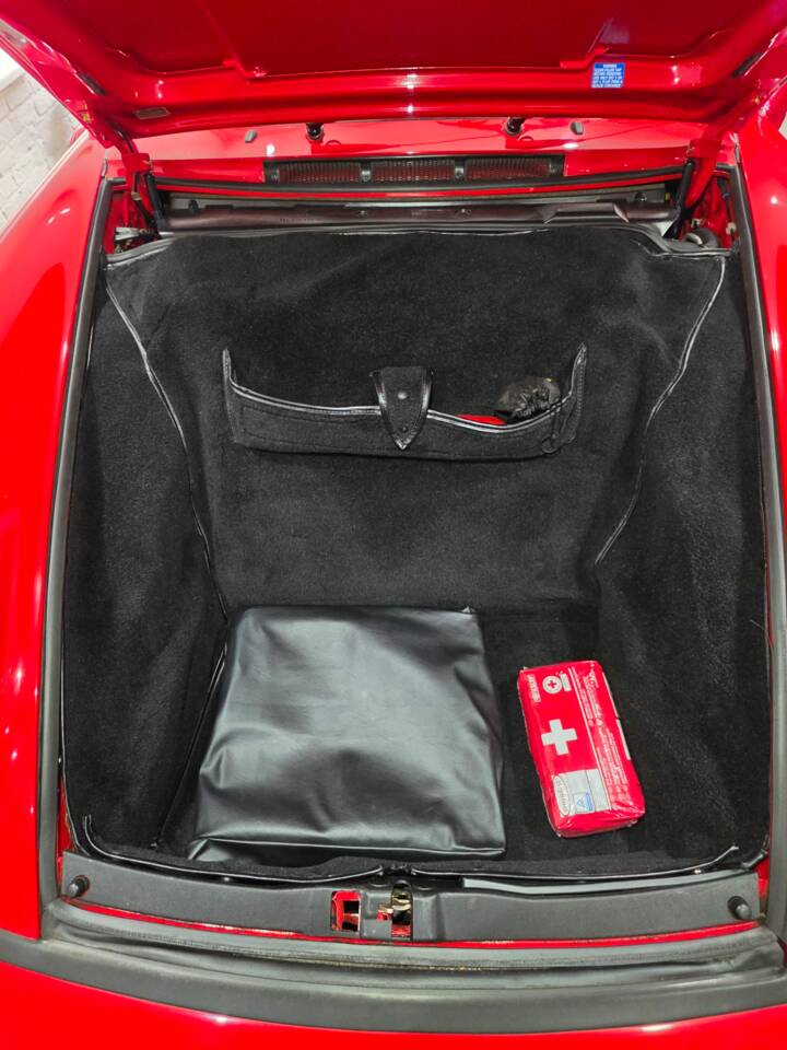 Bild 43/113 von Porsche 911 Carrera 2 (1991)