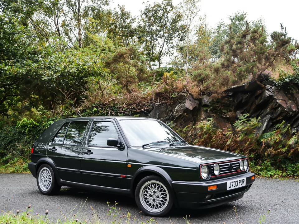 Image 21/37 de Volkswagen Golf III 2.0 16V GTI (1992)