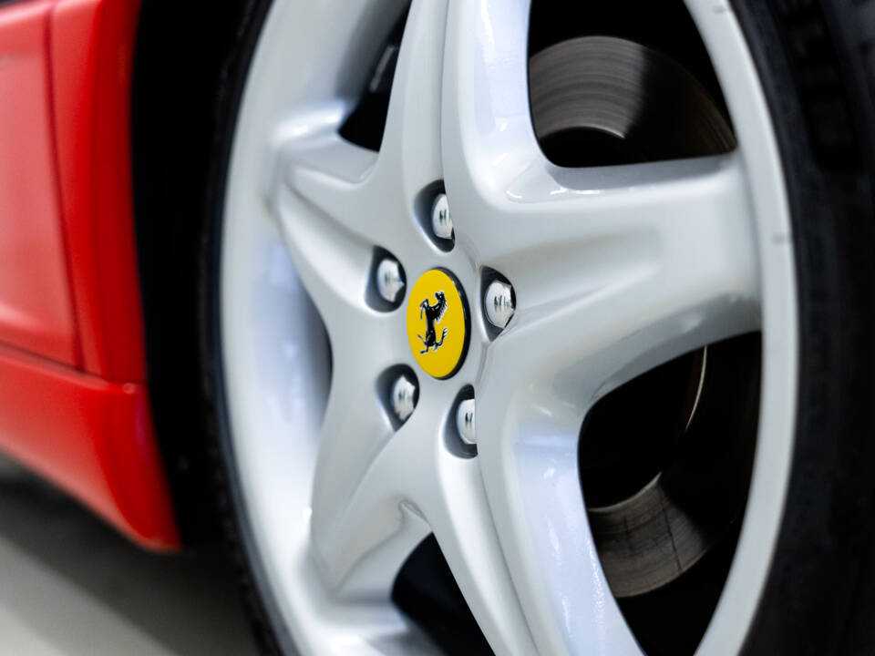 Image 17/54 of Ferrari F 355 GTS (1995)