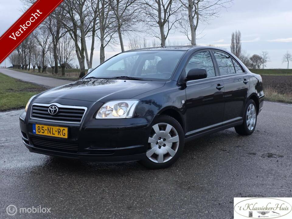 Imagen 1/35 de Toyota Avensis 1.8 VVT-i (2003)