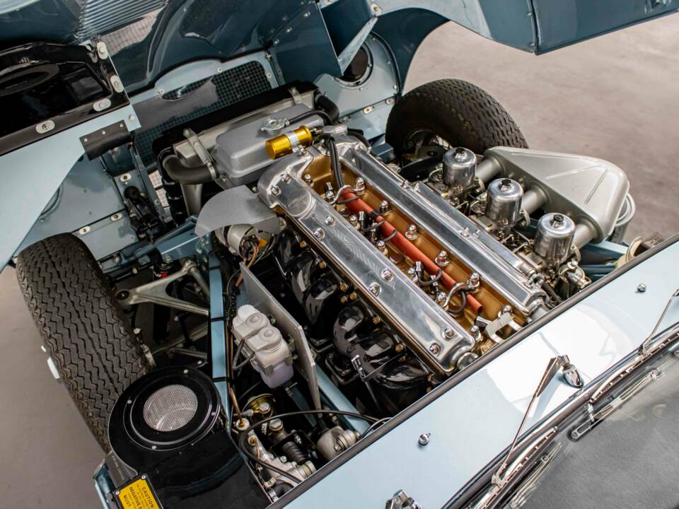 Bild 23/28 von Jaguar E-Type 4.2 (1965)
